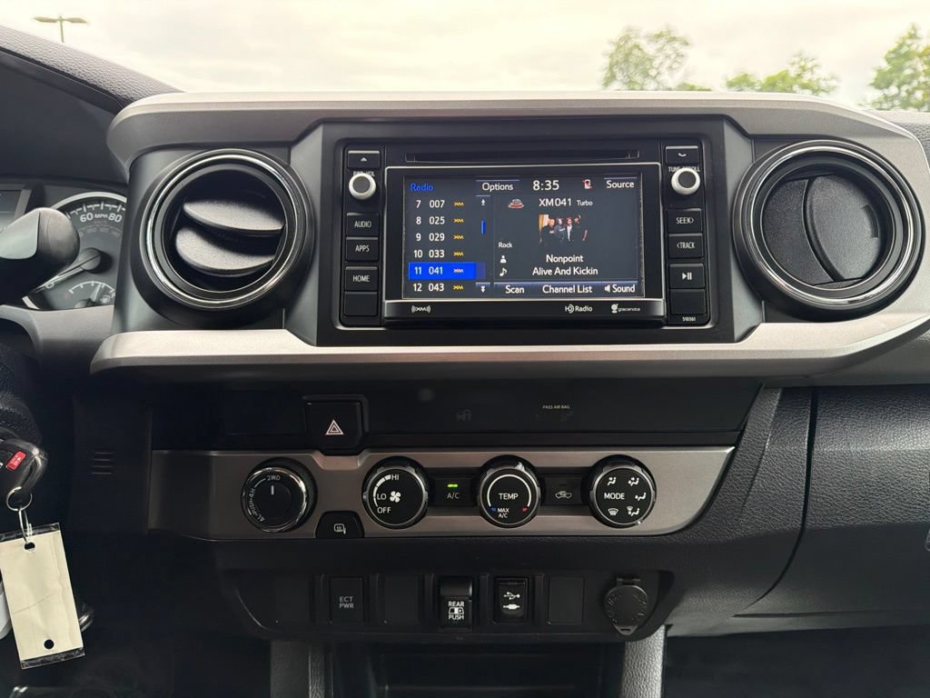 Used 2019 Toyota Tacoma SR5 AWD/4WD image 24