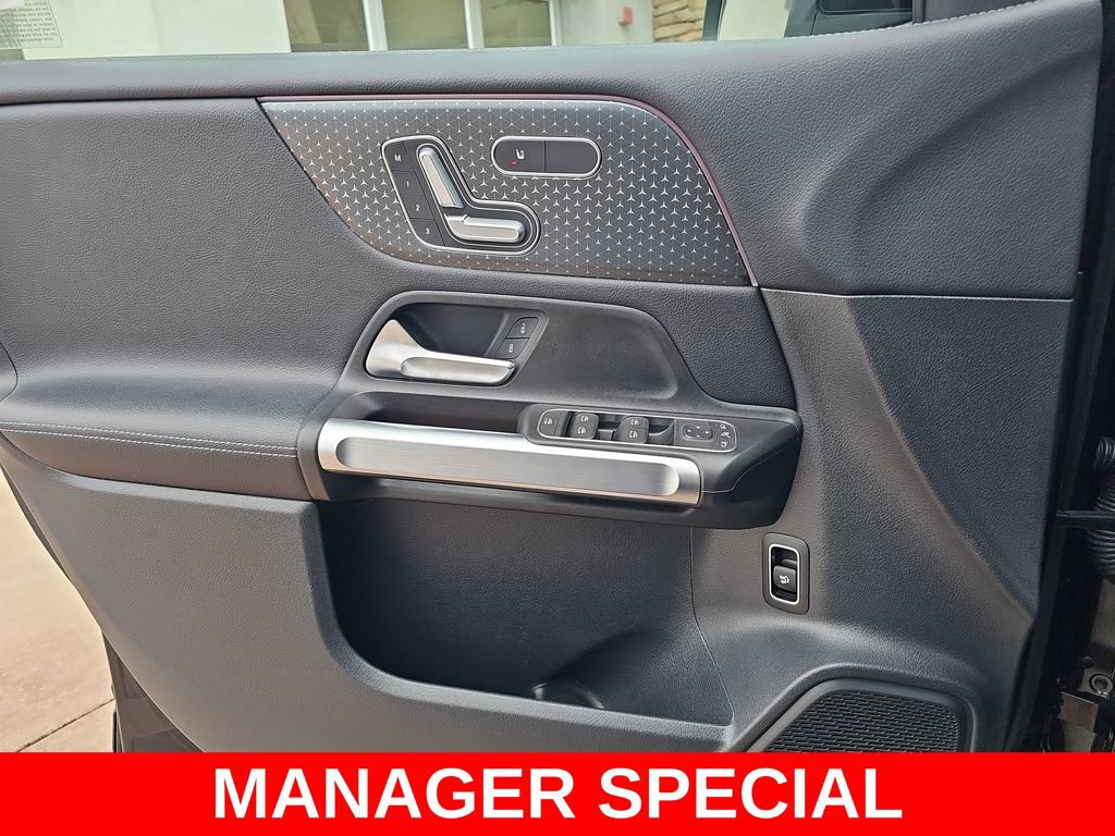Used 2025 Mercedes-Benz GLB 250 image 26