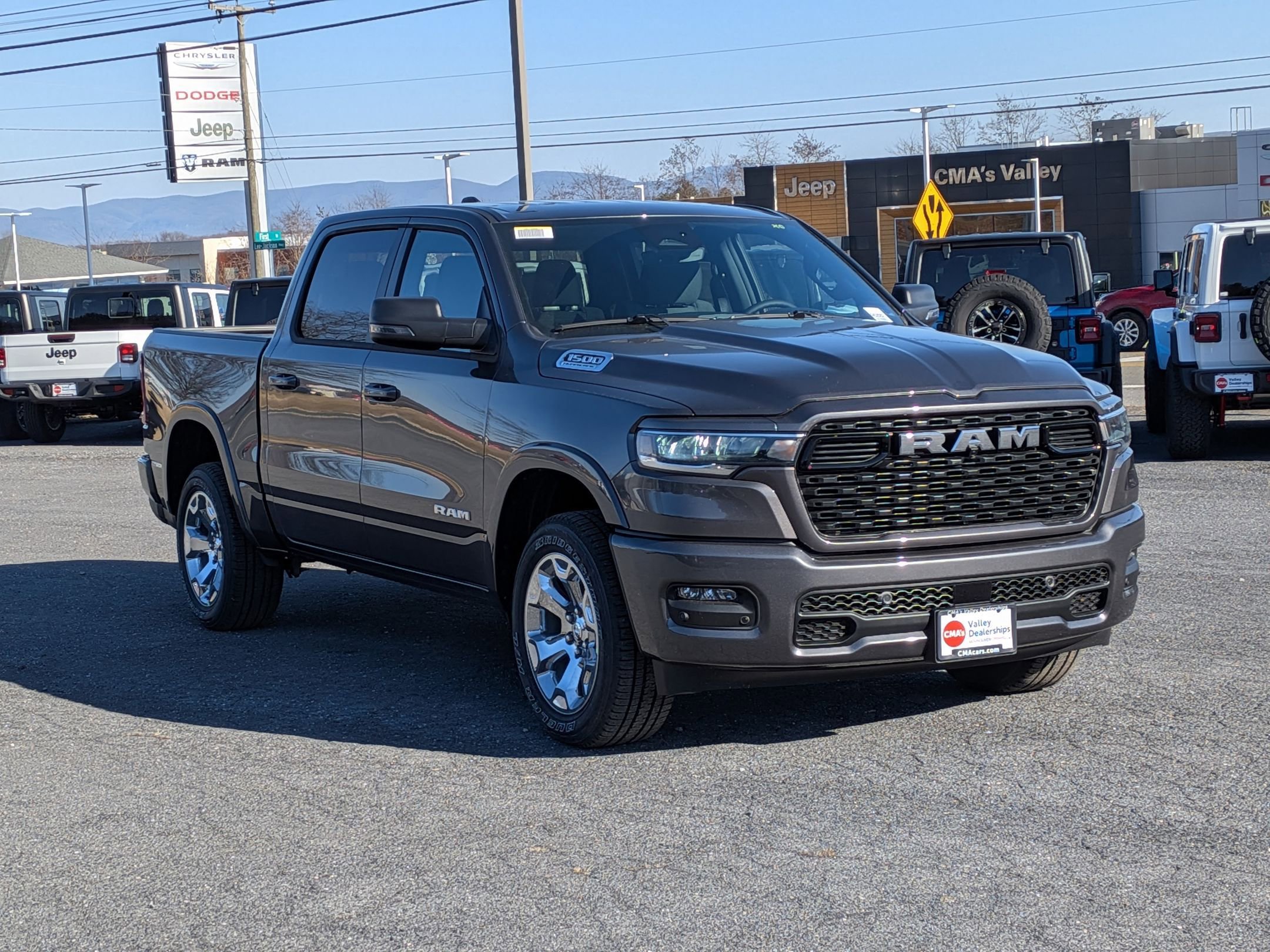 New 2026 RAM 1500 4x4 Crew Cab image 3