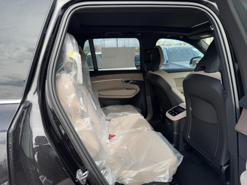 New 2026 Volvo XC90 T8 Plus w/ Protection Package Premier AWD/4WD image 5