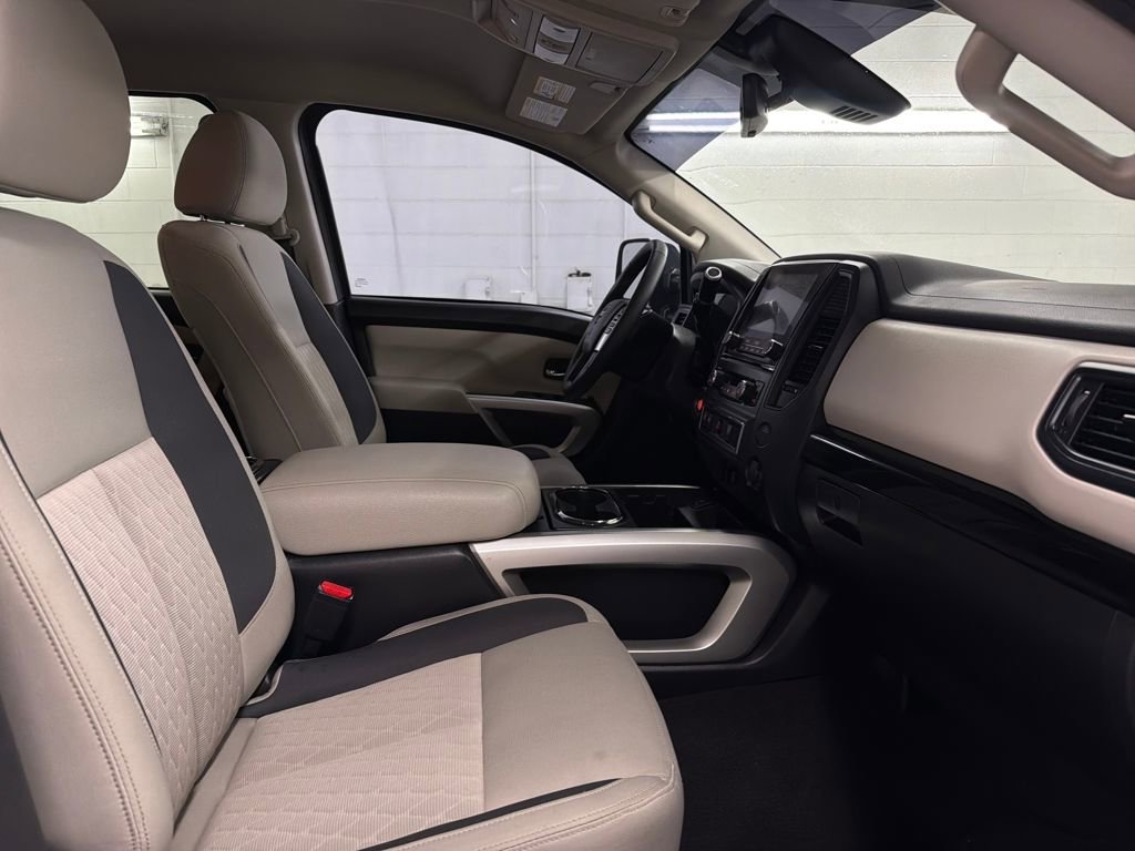 Used 2023 Nissan Titan SV w/ SV Convenience Package RWD image 25