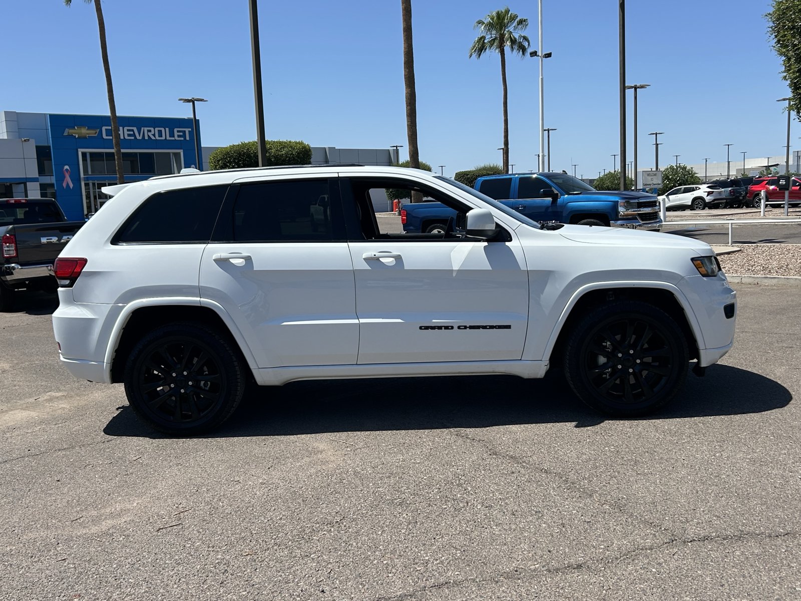 Used 2020 Jeep Grand Cherokee Altitude RWD image 6