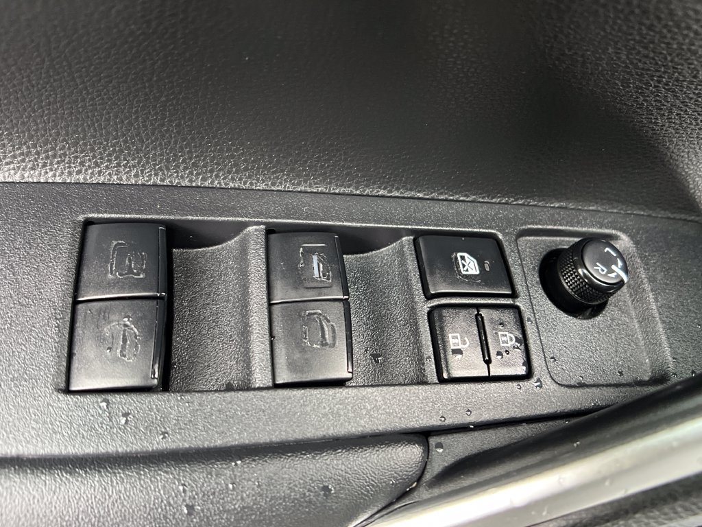 Used 2023 Toyota Corolla Cross LE AWD/4WD image 12