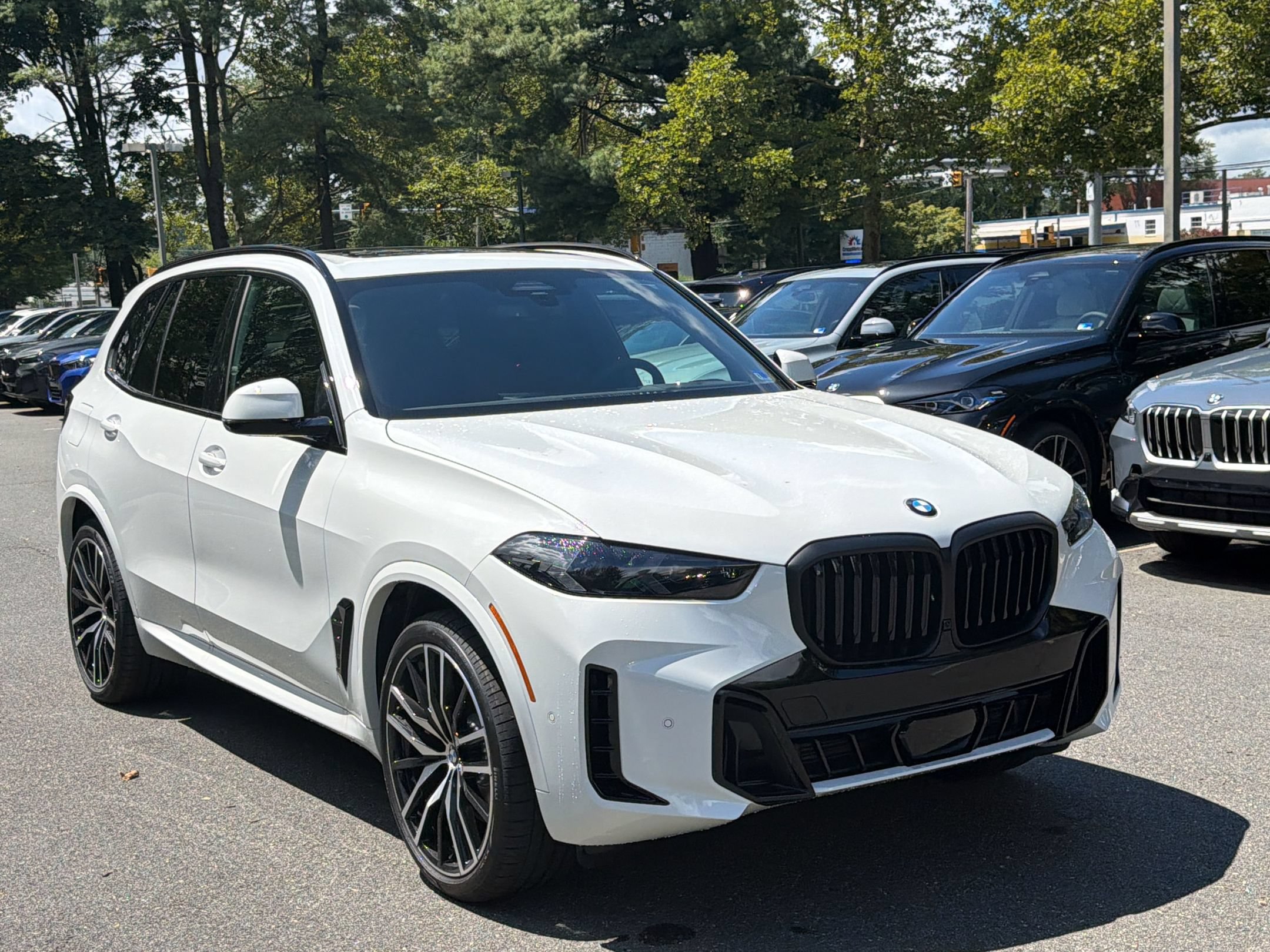 New 2026 BMW X5 xDrive40i w/ M Sport Package AWD/4WD image 7