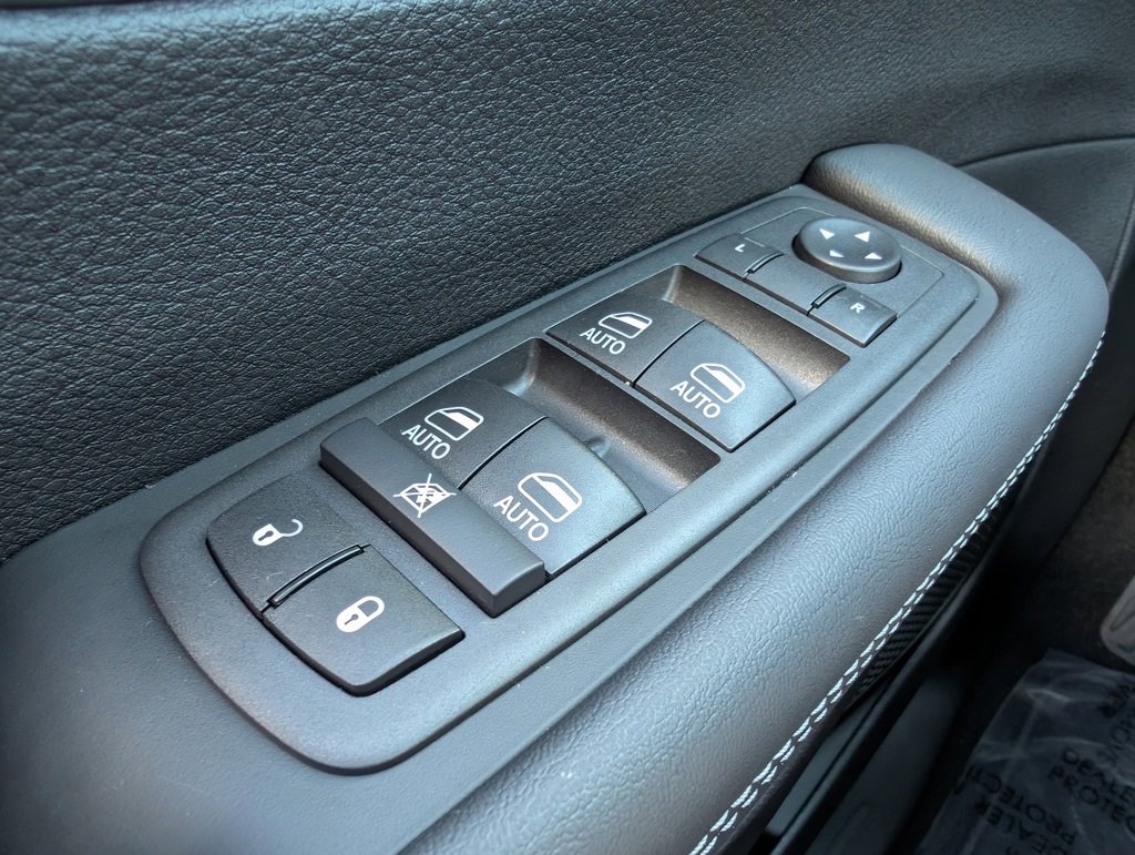 New 2026 Chrysler Pacifica Select image 35