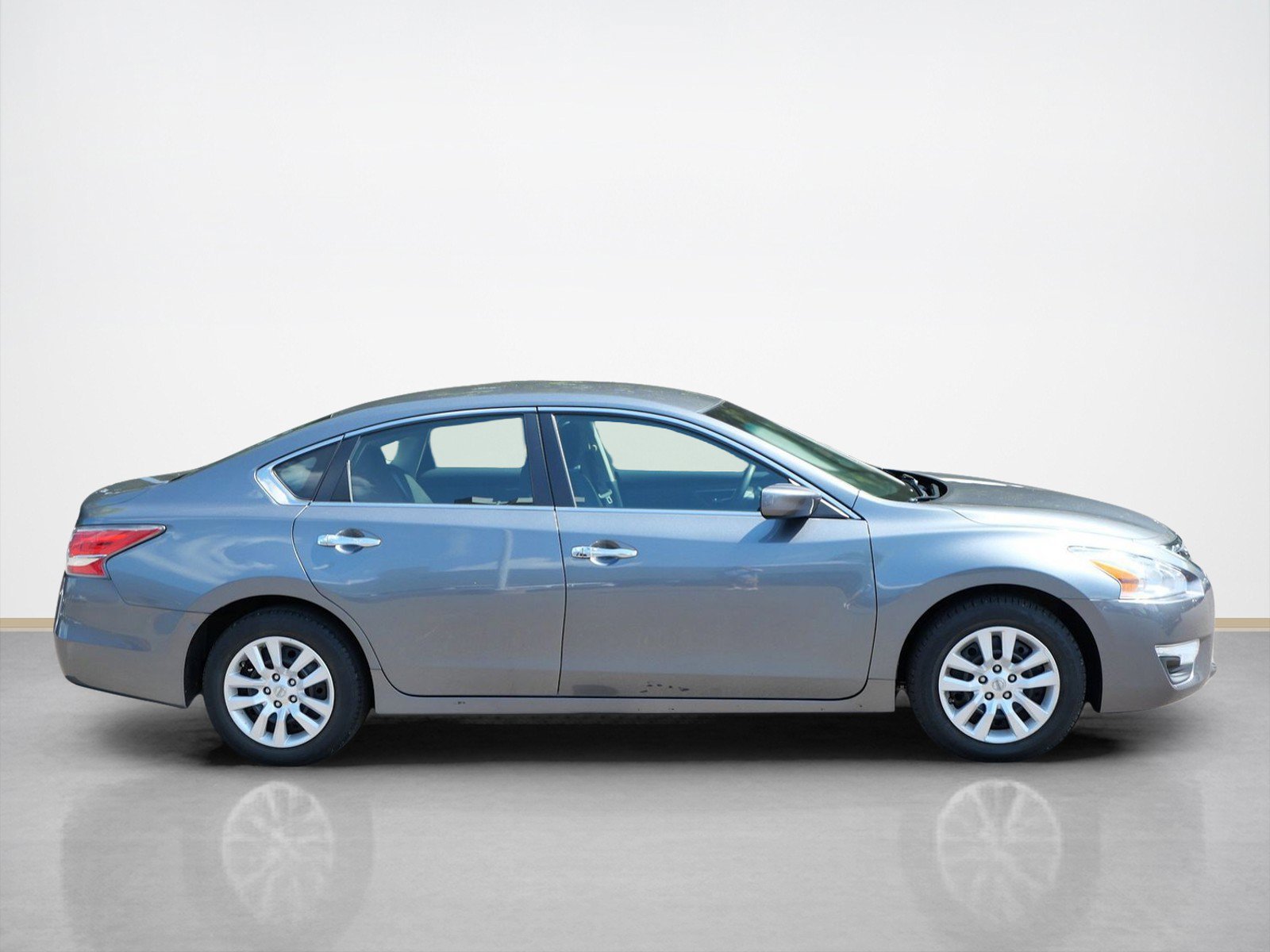 Used 2015 Nissan Altima 2.5 S w/ Power Driver Seat Package FWD image 6