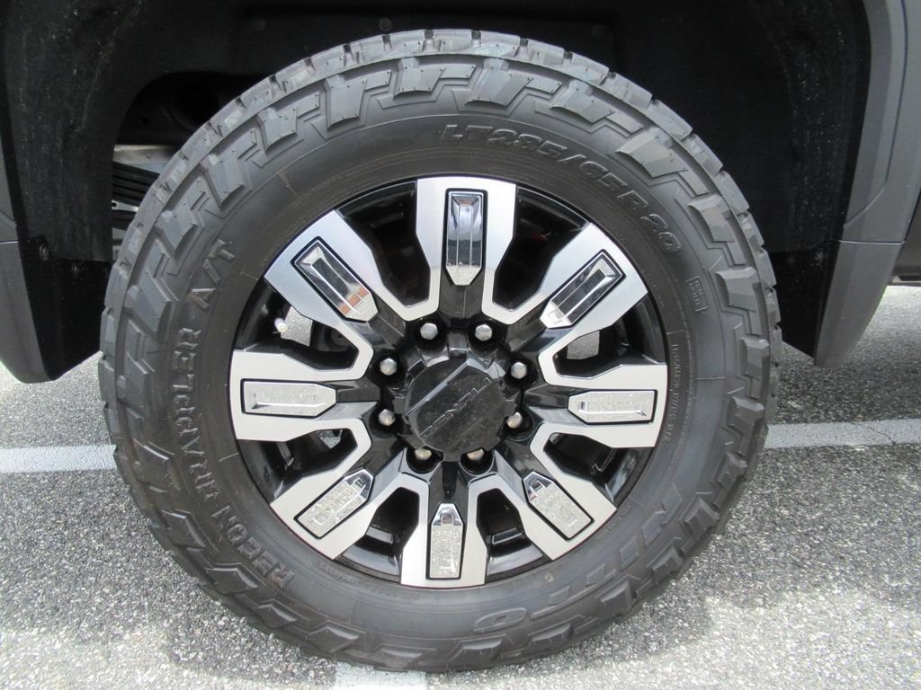 Used 2024 GMC Sierra 2500 Denali w/ Denali Reserve Package AWD/4WD image 8