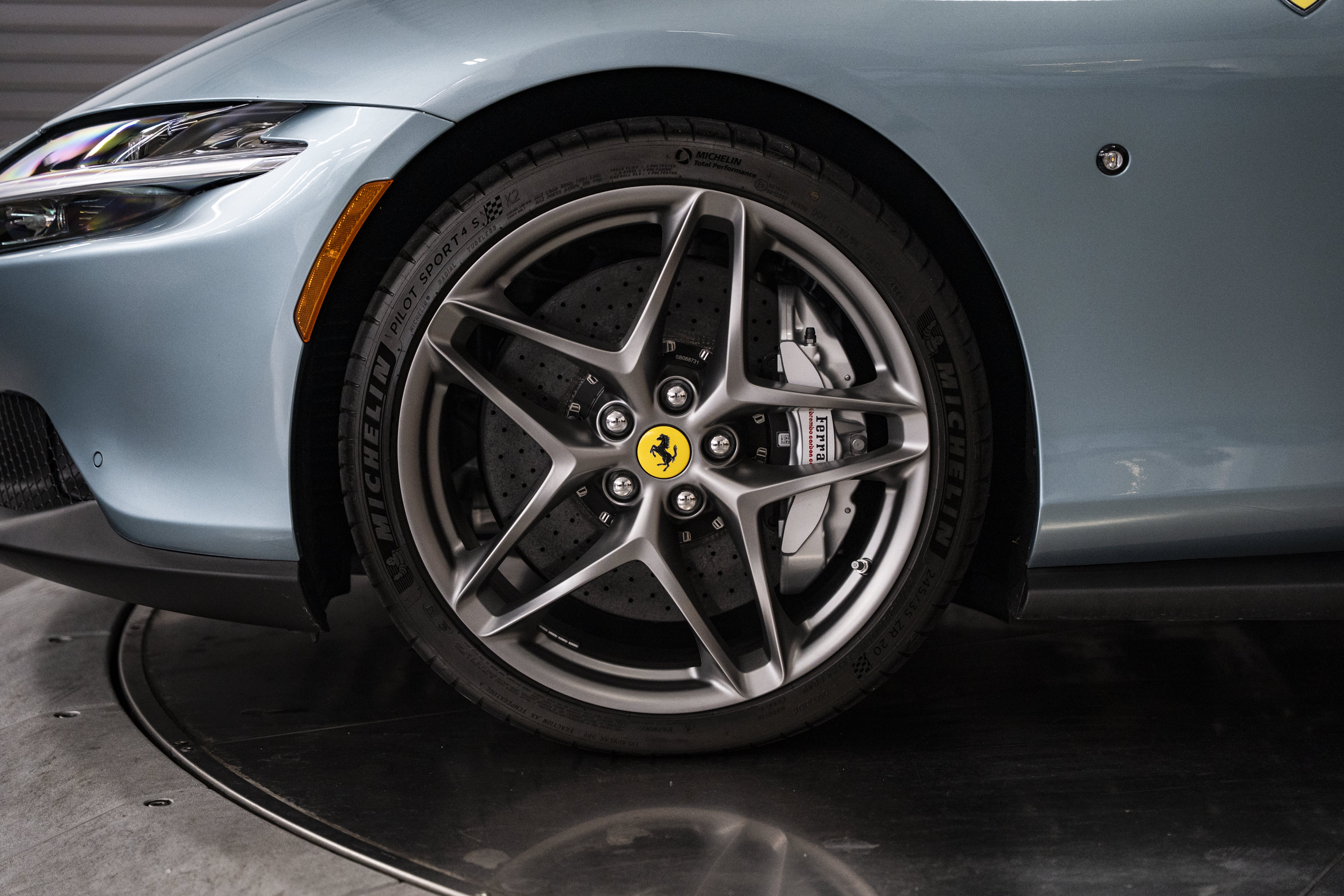 Used 2025 Ferrari Roma Spider RWD image 13