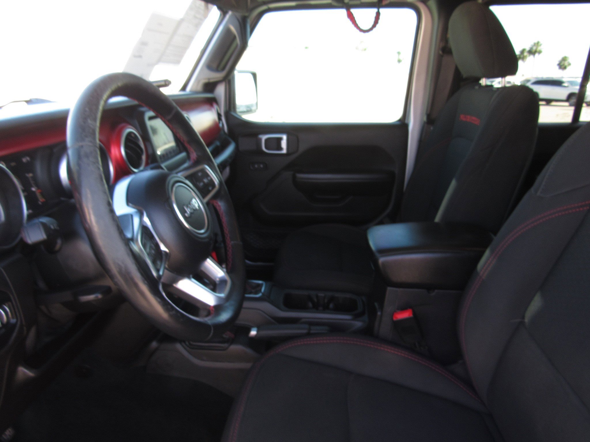 Used 2019 Jeep Wrangler Unlimited Rubicon w/ Cold Weather Group AWD/4WD image 14