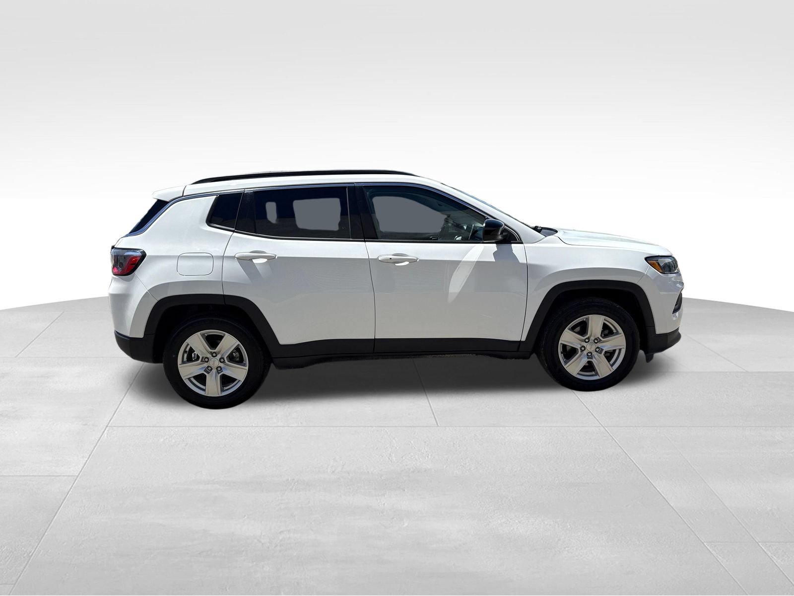 Used 2022 Jeep Compass Latitude FWD image 6
