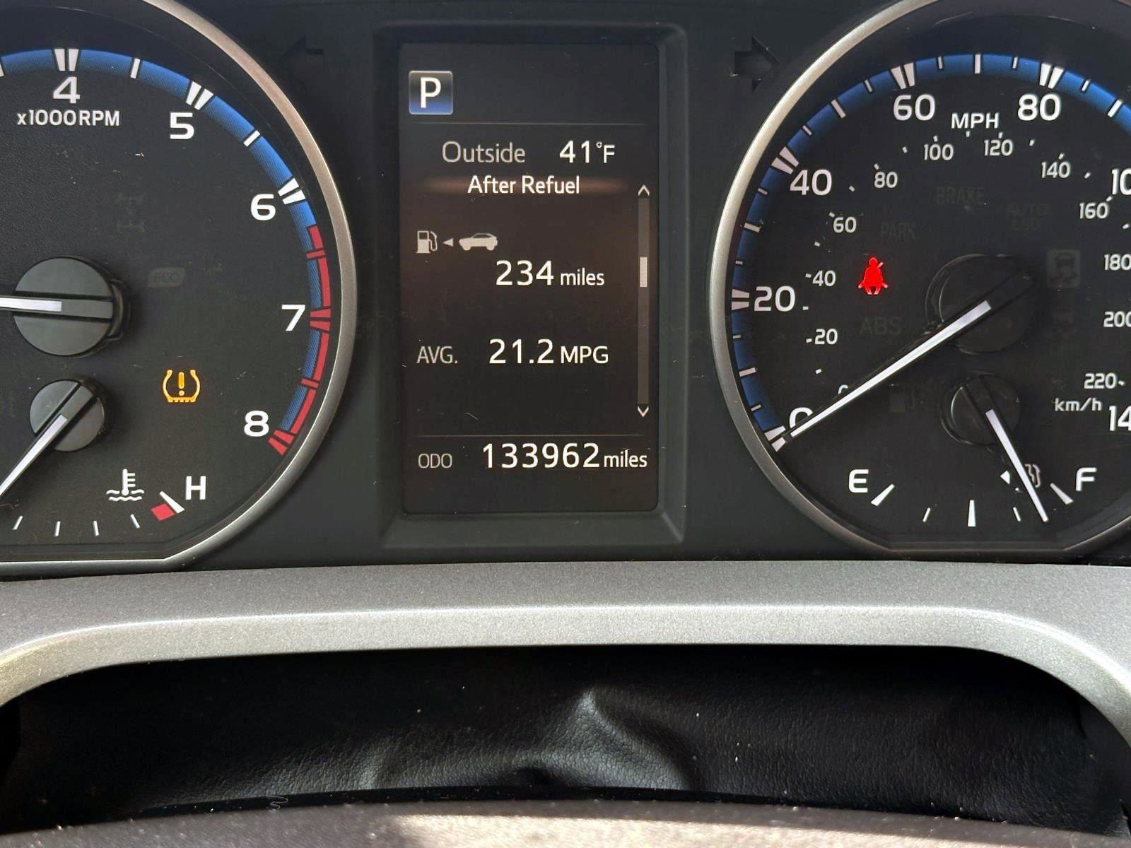 Used 2018 Toyota RAV4 LE image 20