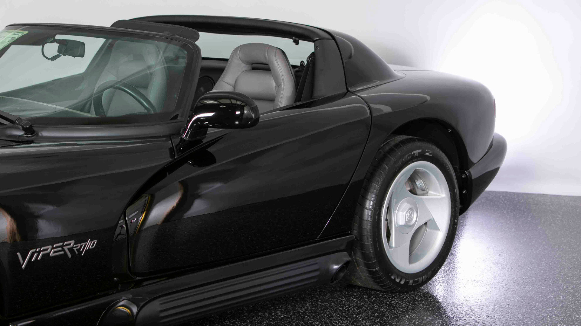 Used 1995 Dodge Viper RT/10 image 15