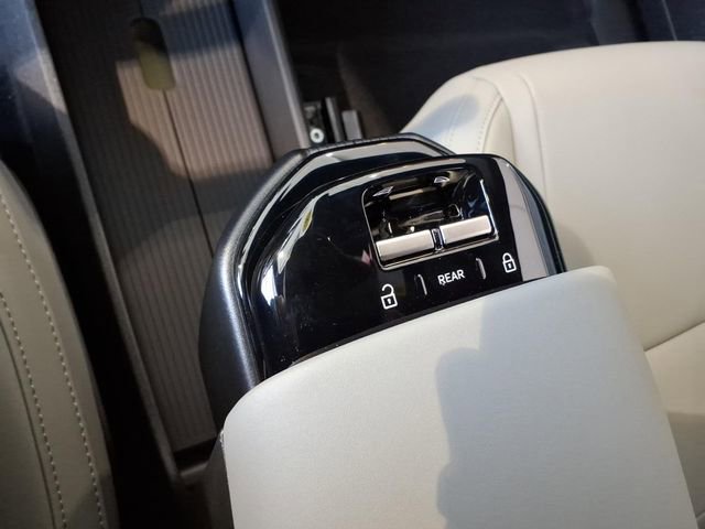 New 2026 Volvo EX30 Cross Country Ultra w/ Protection Package Premier image 18