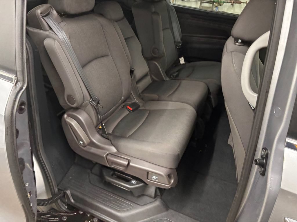 Used 2023 Honda Odyssey EX image 17