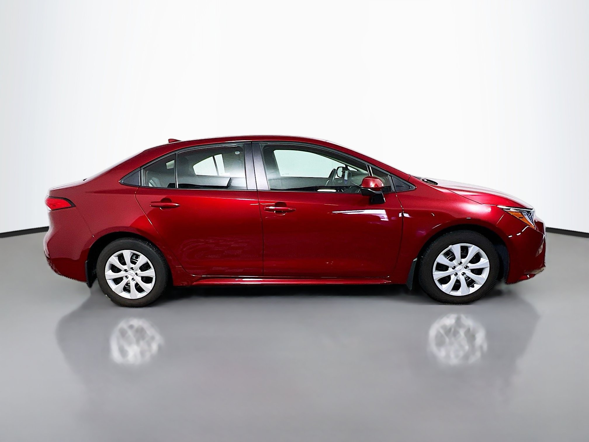 Used 2025 Toyota Corolla LE FWD image 3