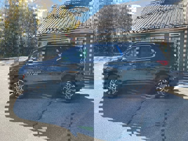 Used 2022 Chevrolet Traverse LT image 10