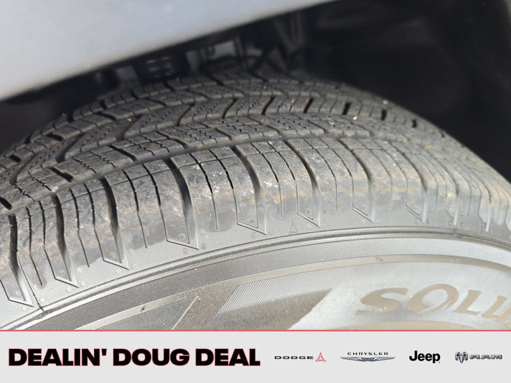 Used 2023 Jeep Cherokee Altitude Lux AWD/4WD image 28