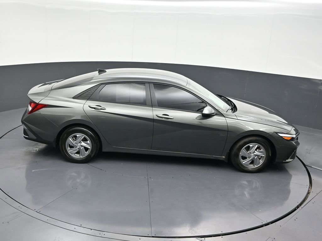 Used 2024 Hyundai Elantra SE image 20