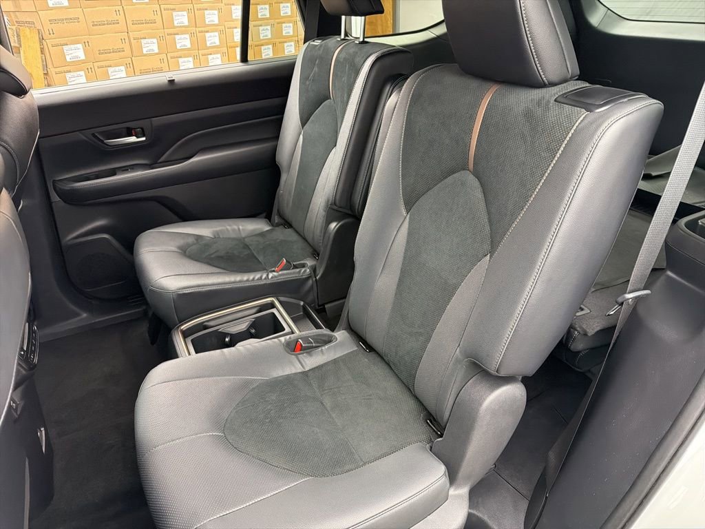 Used 2024 Toyota Grand Highlander AWD Hybrid image 24