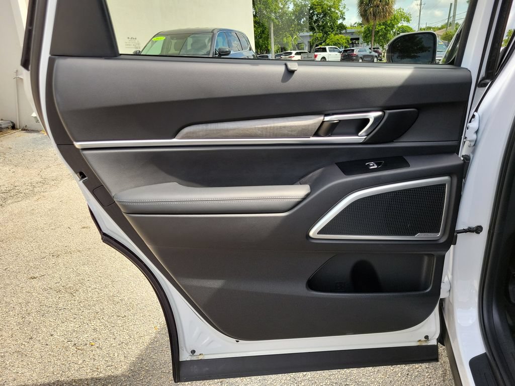 Certified 2022 Kia Telluride EX w/ EX Premium Package FWD image 11