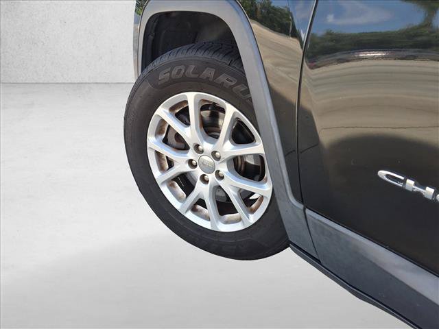 Used 2016 Jeep Cherokee Latitude AWD/4WD image 9