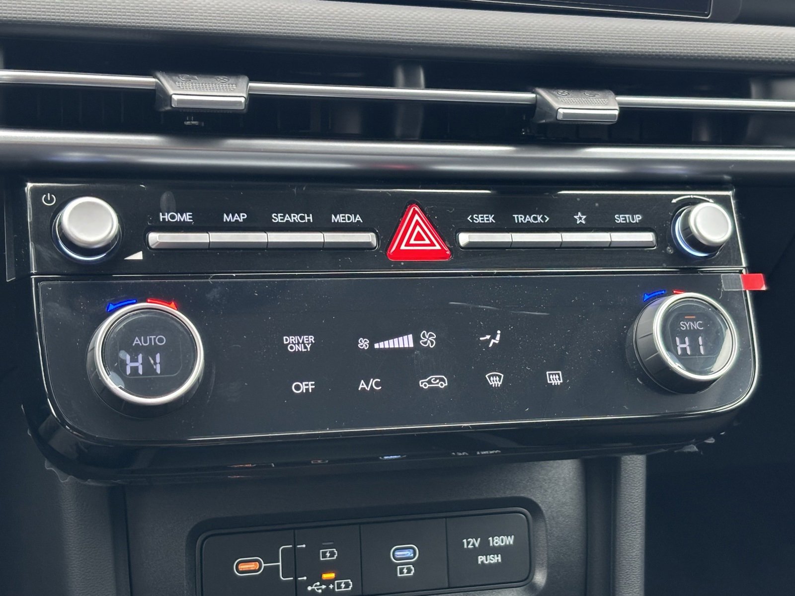 New 2026 Hyundai Tucson Blue SE image 19