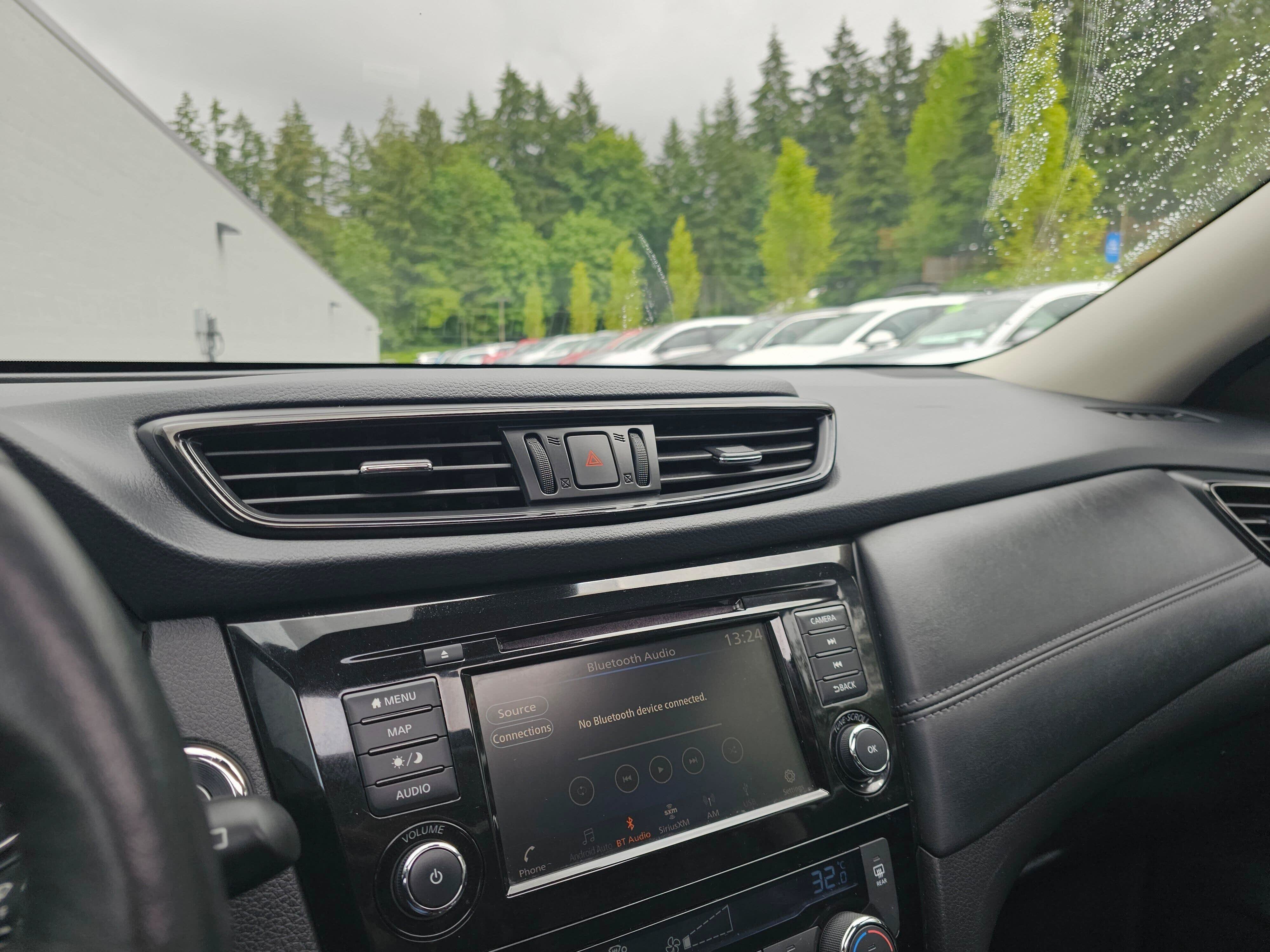 Used 2018 Nissan Rogue SL AWD/4WD image 27