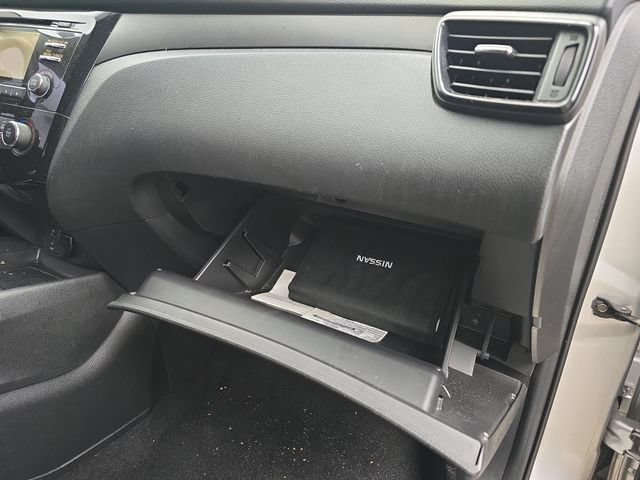 Used 2017 Nissan Rogue Sport S FWD image 29