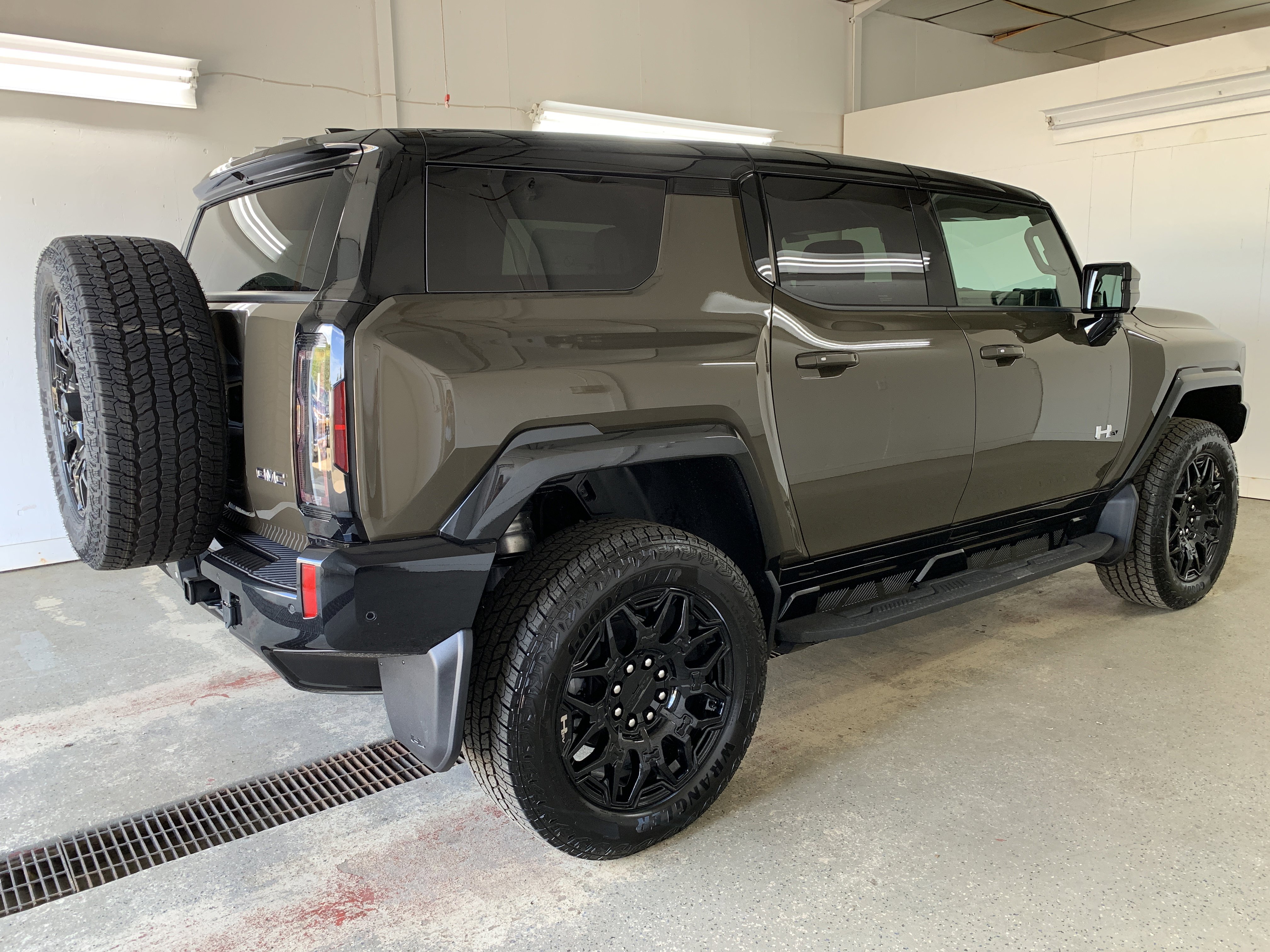 New 2025 GMC Hummer EV 2X image 6