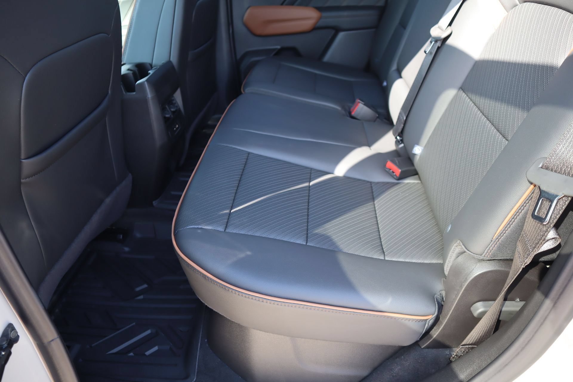 New 2026 GMC Canyon AT4 w/ AT4 Premium Package AWD/4WD image 15