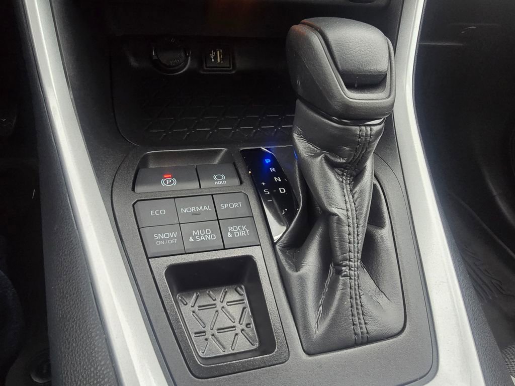 Used 2024 Toyota RAV4 XLE w/ Convenience Package image 26