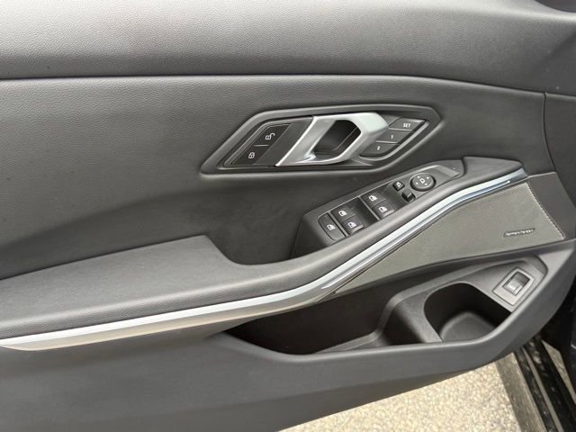 Used 2025 BMW 330i Sedan w/ Premium Package image 19
