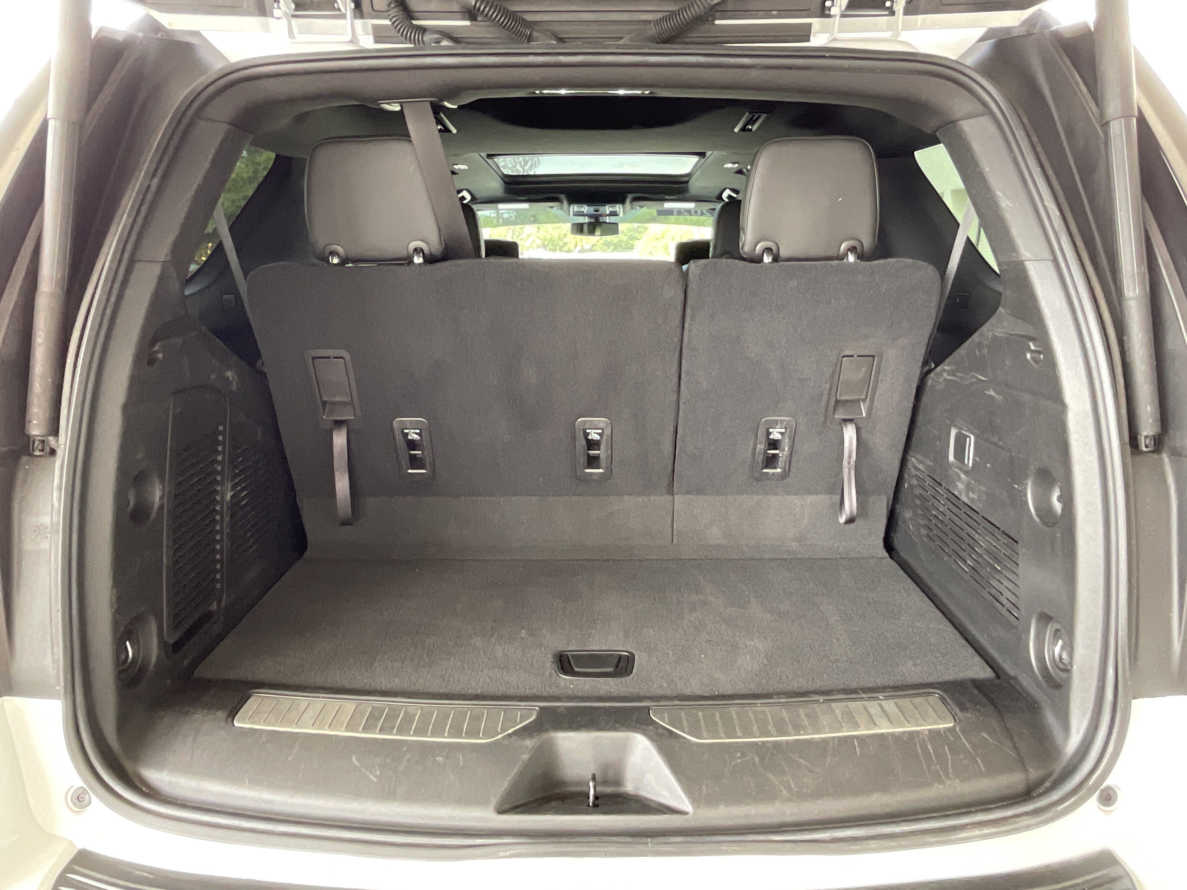 Used 2021 Chevrolet Tahoe Z71 w/ Rear Media and Nav Package AWD/4WD image 26