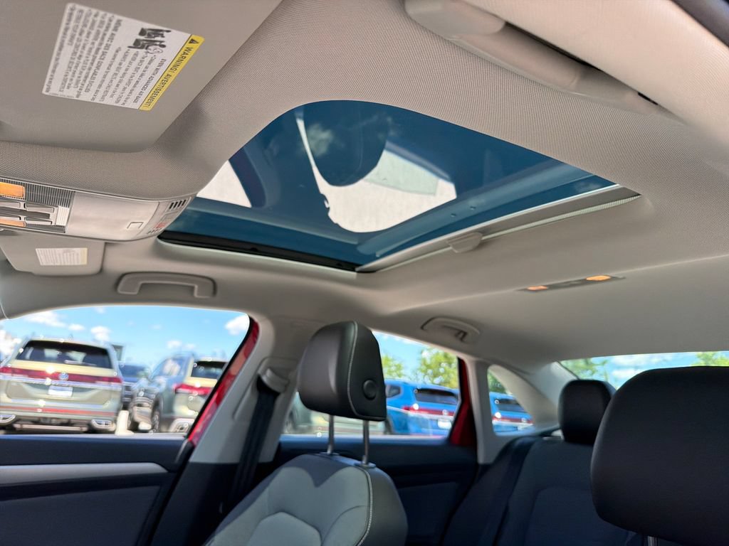 Certified 2025 Volkswagen Jetta SE FWD image 19