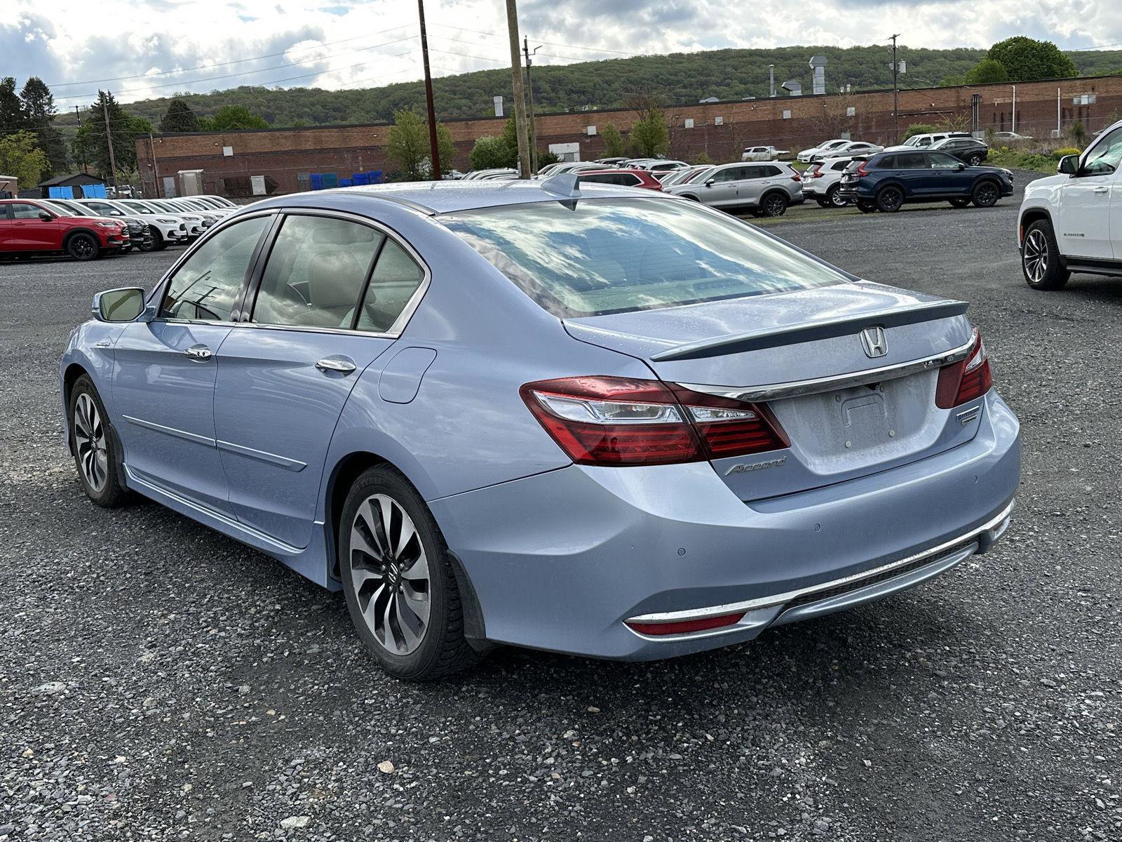 Used 2017 Honda Accord Touring image 6