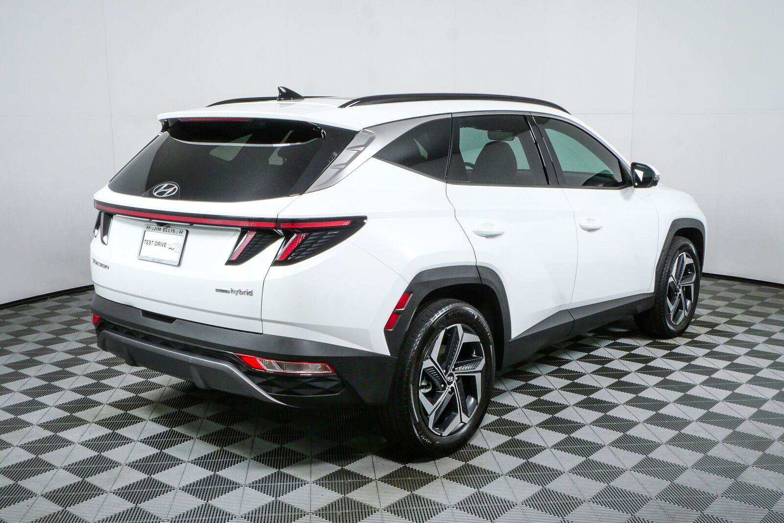 Used 2024 Hyundai Tucson Limited AWD/4WD image 3