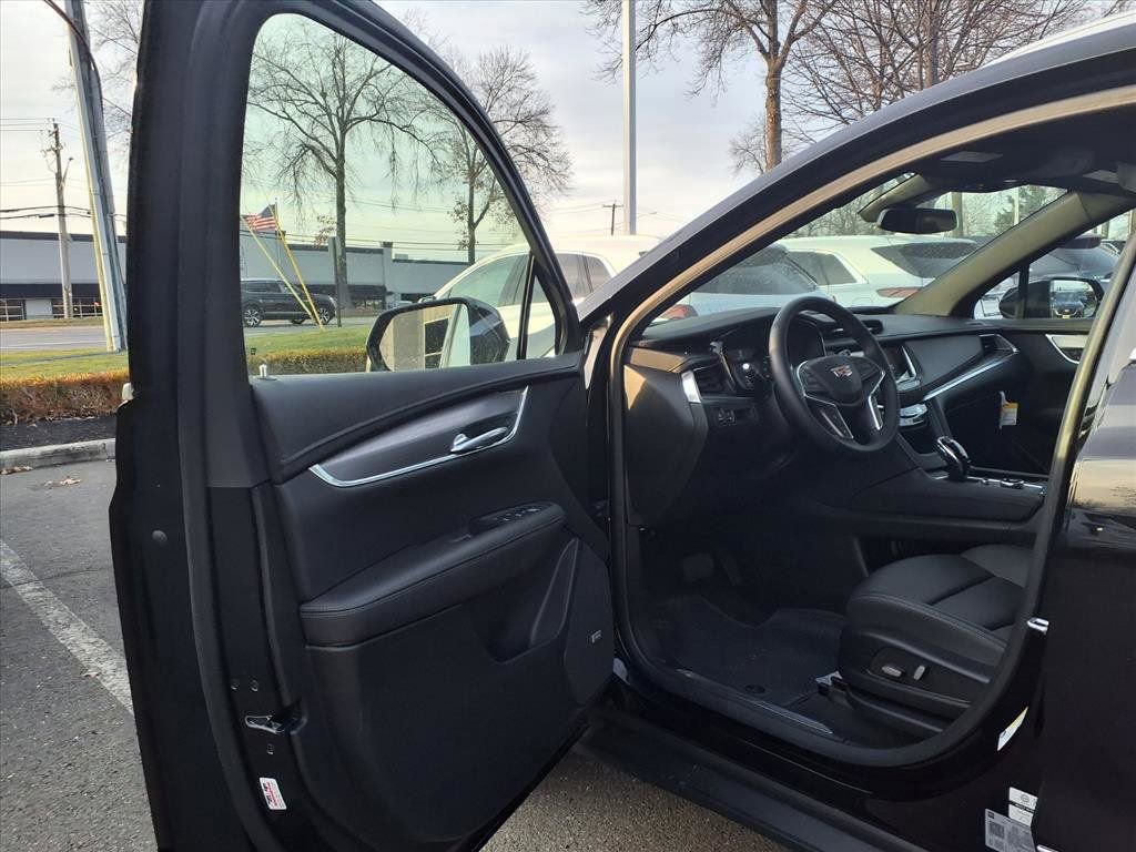 Used 2025 Cadillac XT5 Luxury image 9