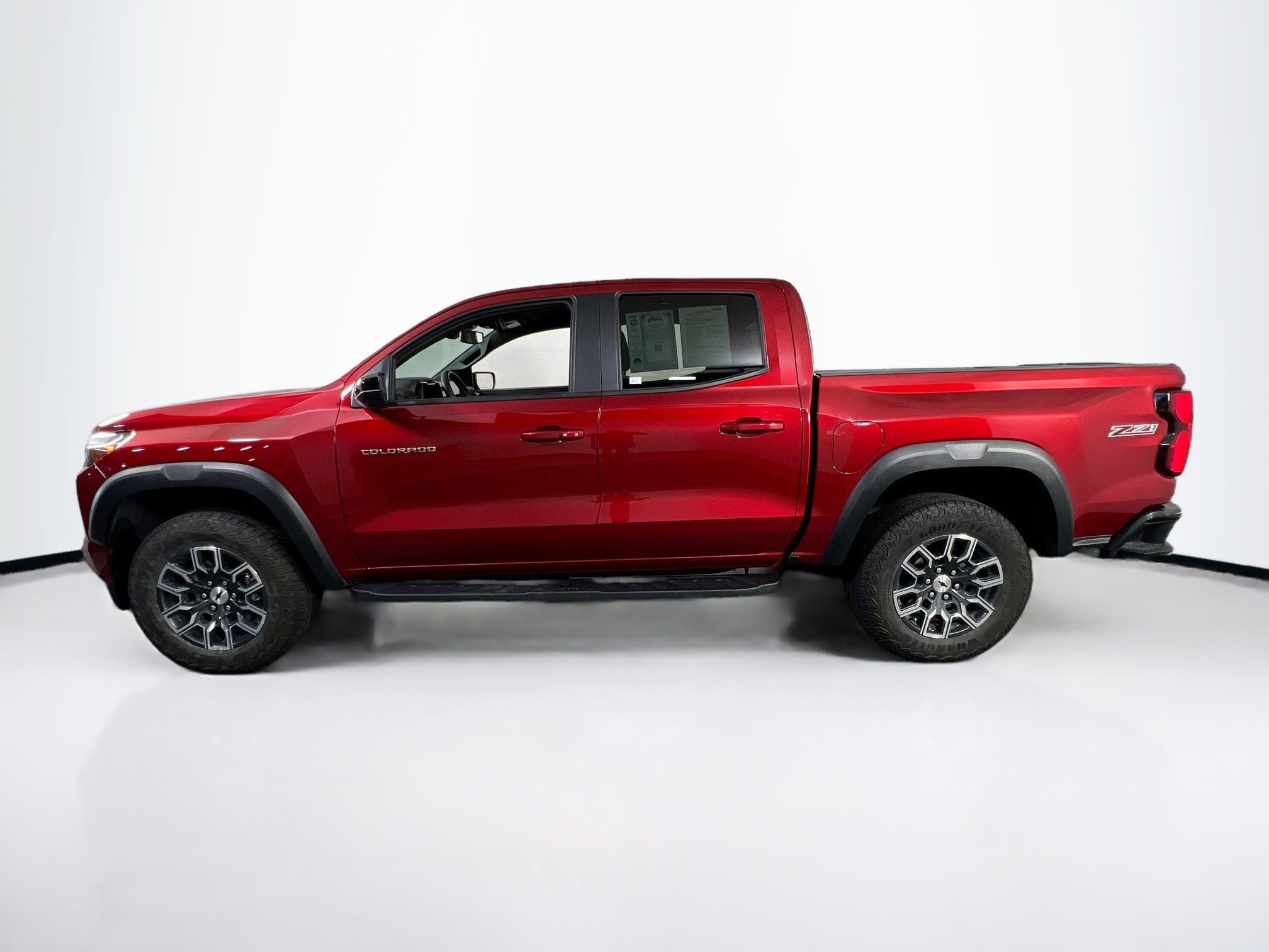 Used 2024 Chevrolet Colorado Z71 w/ Z71 Convenience Package 2 image 8