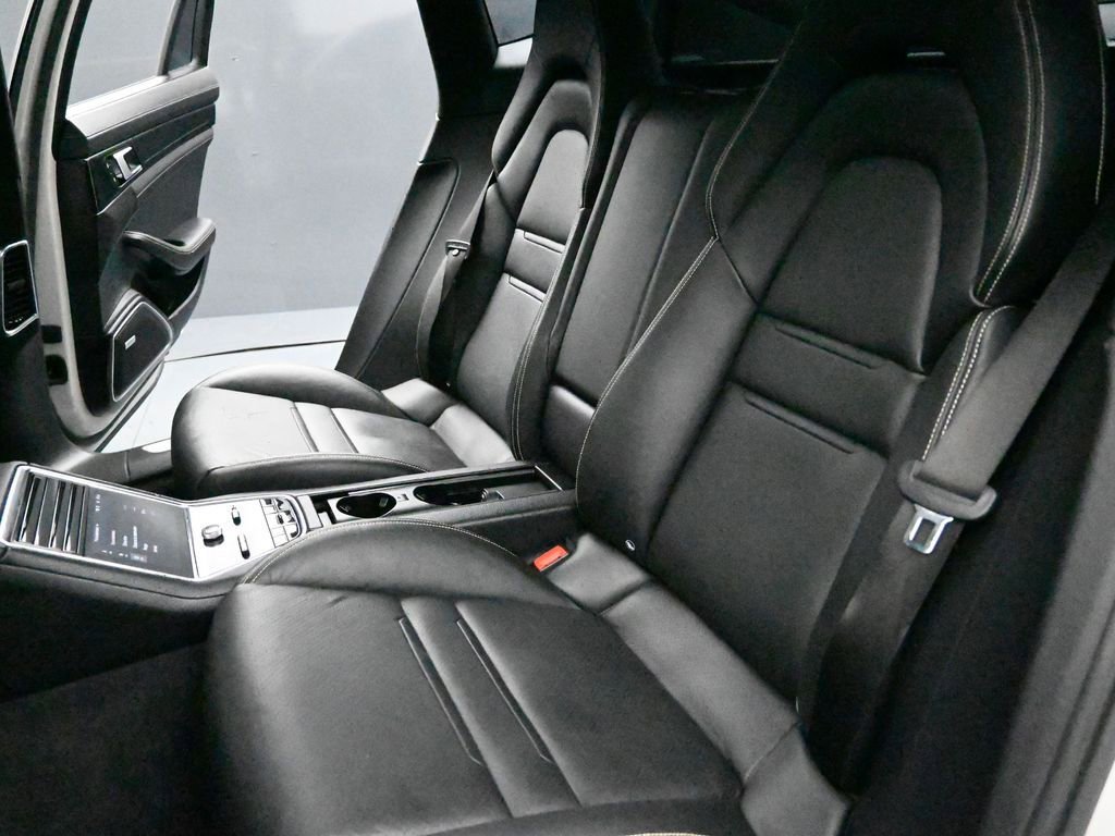 Used 2020 Porsche Panamera 4 image 18
