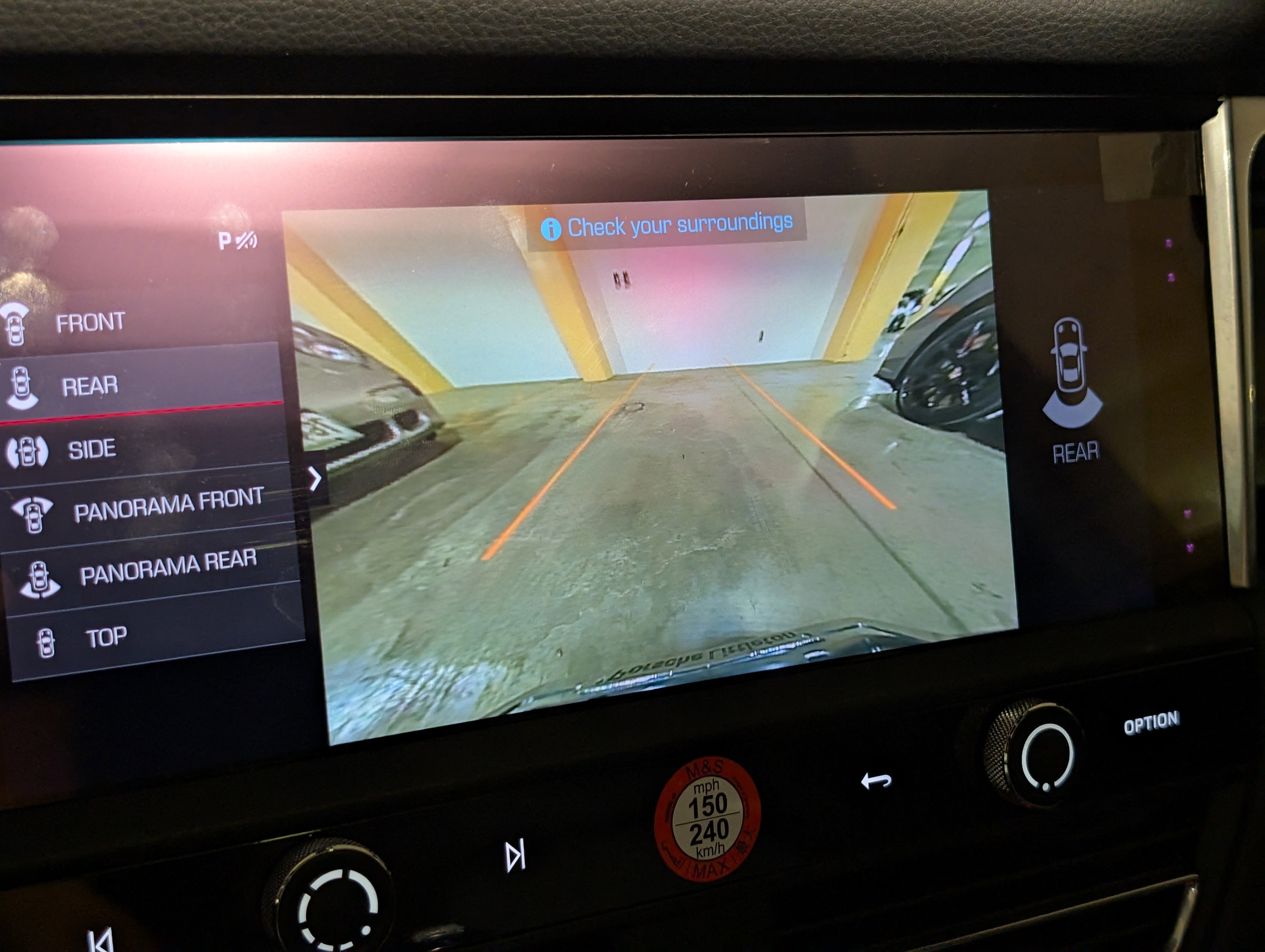 Certified 2025 Porsche Macan image 34