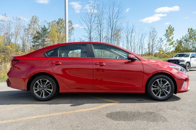 Used 2023 Kia Forte LXS w/ LXS Technology Package image 5