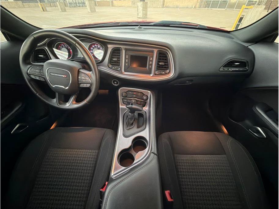 Used 2016 Dodge Challenger SXT RWD image 14