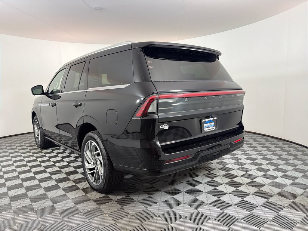 Used 2025 Lincoln Navigator Reserve AWD/4WD image 5