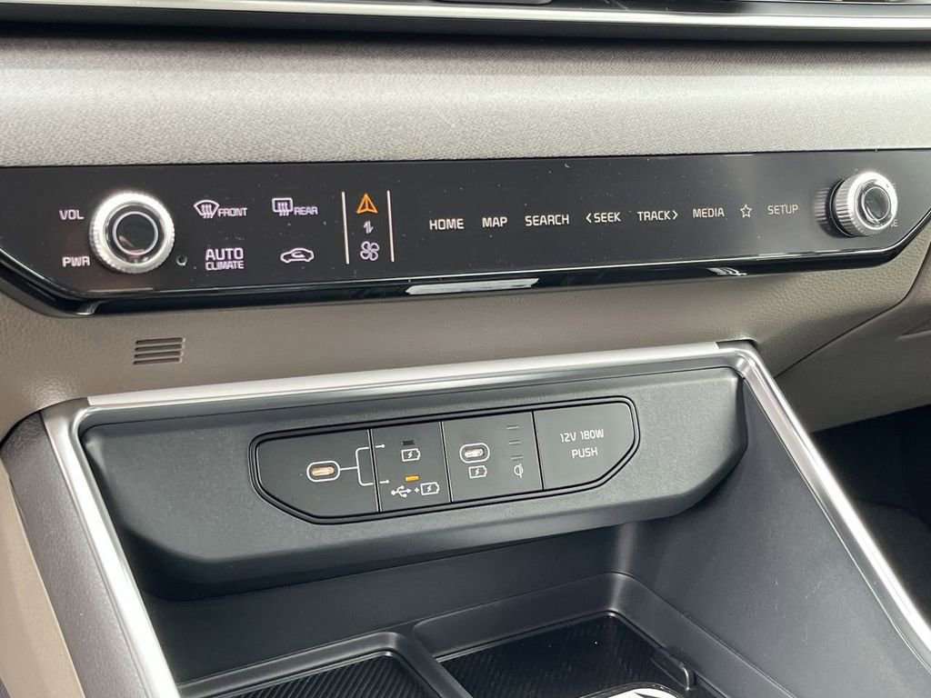 New 2026 Kia Carnival EX FWD image 11
