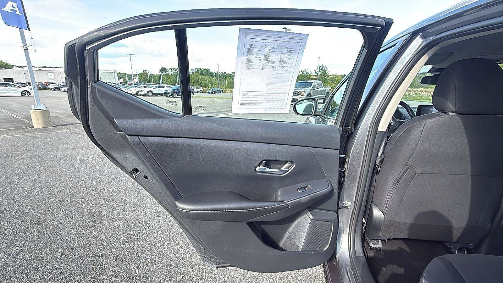 Used 2023 Nissan Sentra SV FWD image 22
