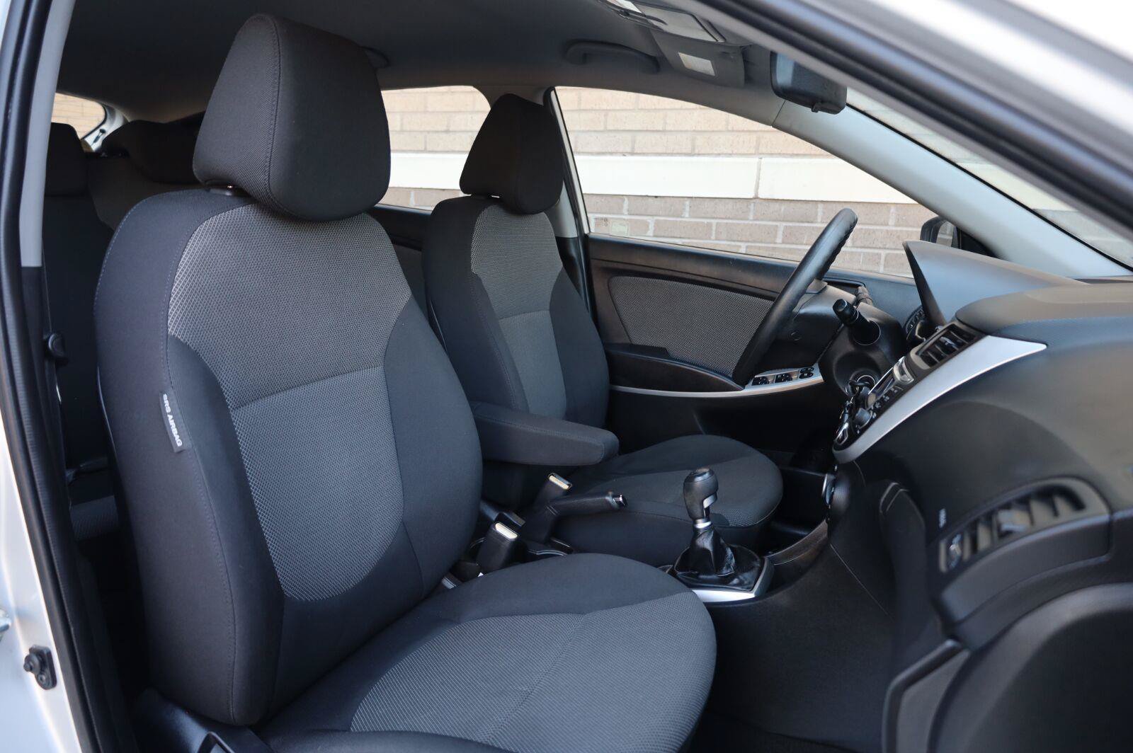 Used 2013 Hyundai Accent GS FWD image 27