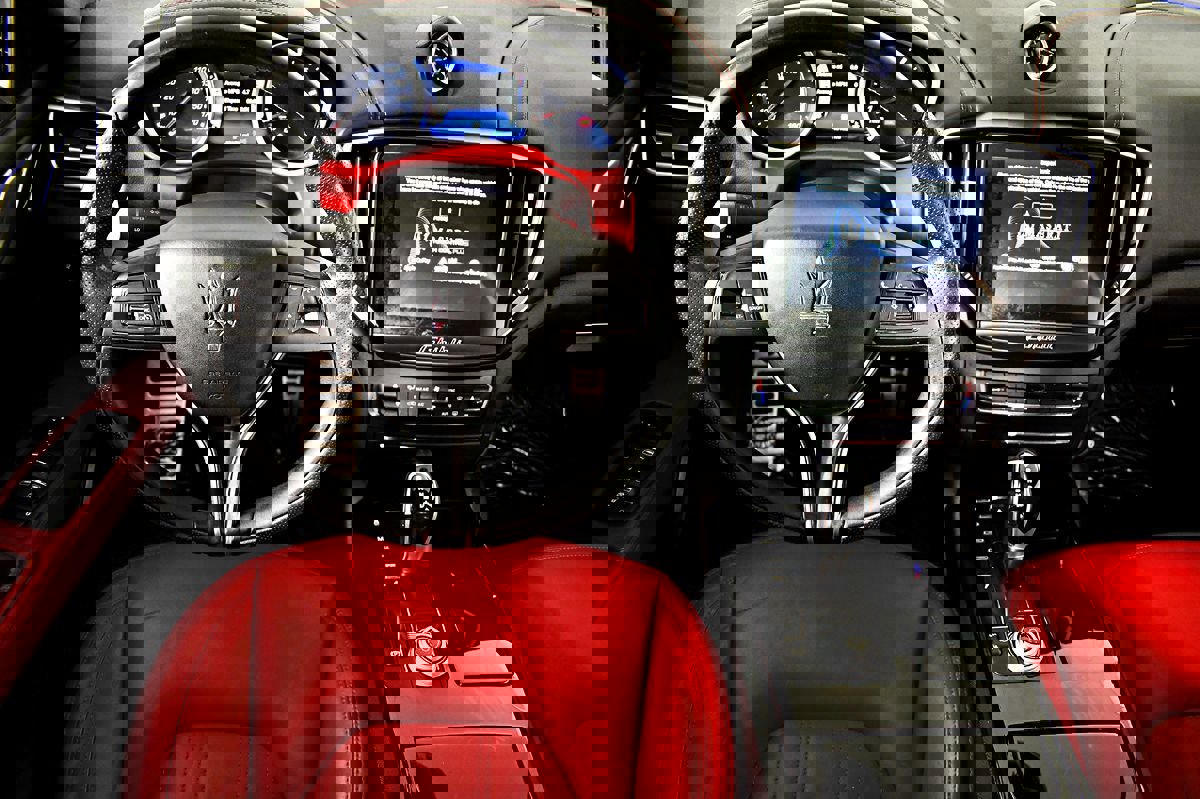 Used 2017 Maserati Ghibli S image 21