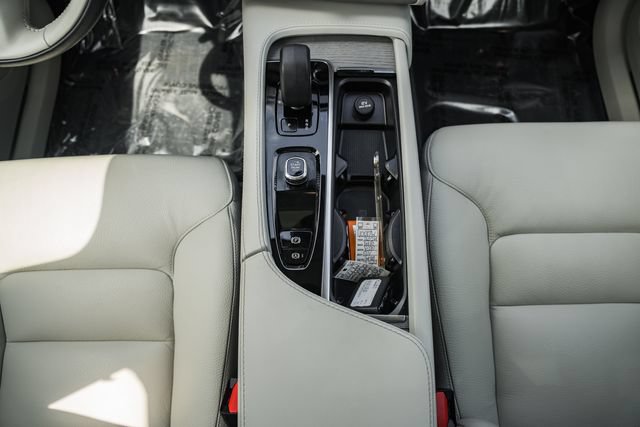 Certified 2024 Volvo XC90 B6 Plus w/ Protection Package Premier AWD/4WD image 25