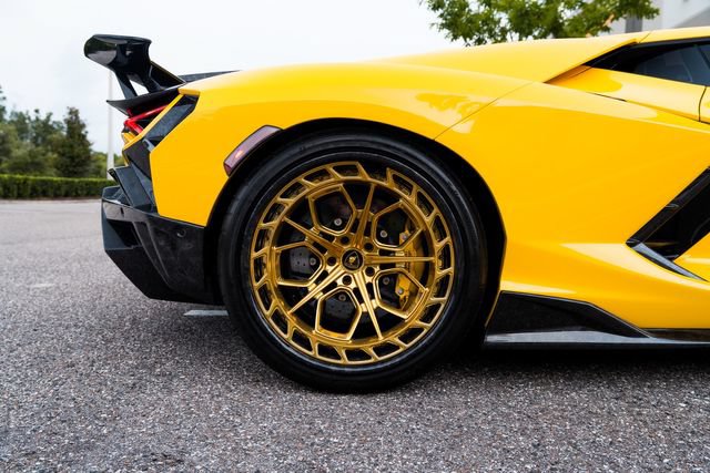 Used 2025 Lamborghini Revuelto AWD/4WD image 24