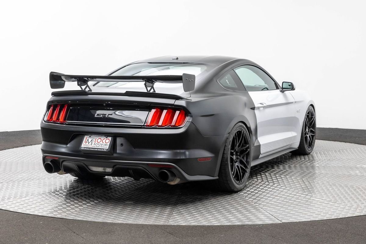 Used 2017 Ford Mustang GT Premium RWD image 5